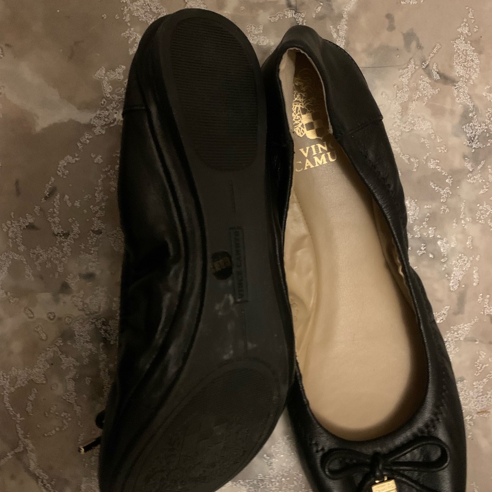 Vince Camuto flats Black 8 1/2 NWT